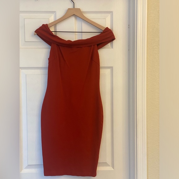5/$25 Windsor Off Shoulder Dress - Picture 4 of 5